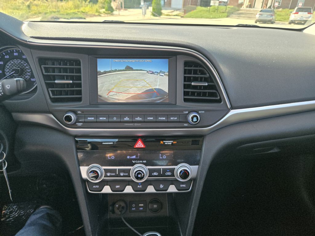 2020 Hyundai Elantra Image 16