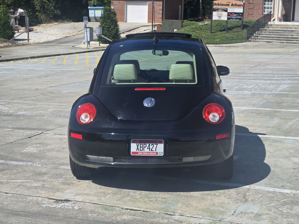 2010 Volkswagen Beetle Image 6