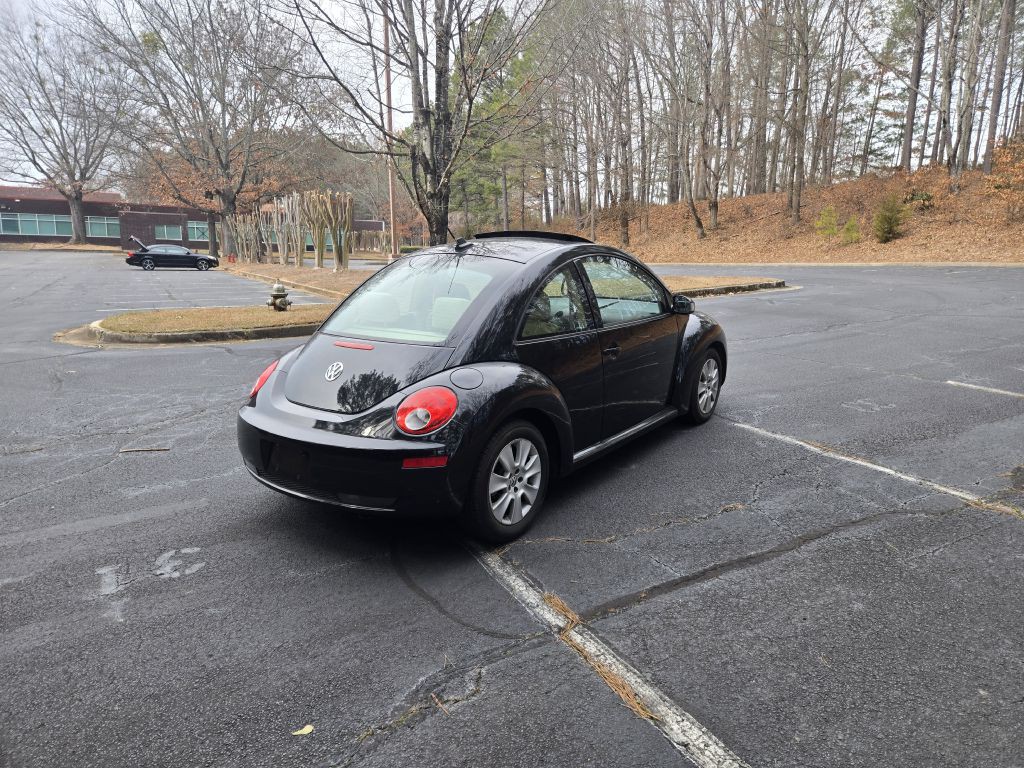 2010 Volkswagen Beetle Image 4