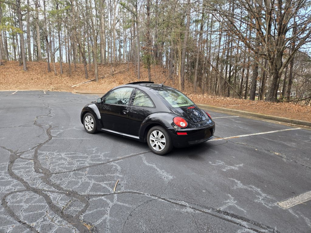 2010 Volkswagen Beetle Image 6