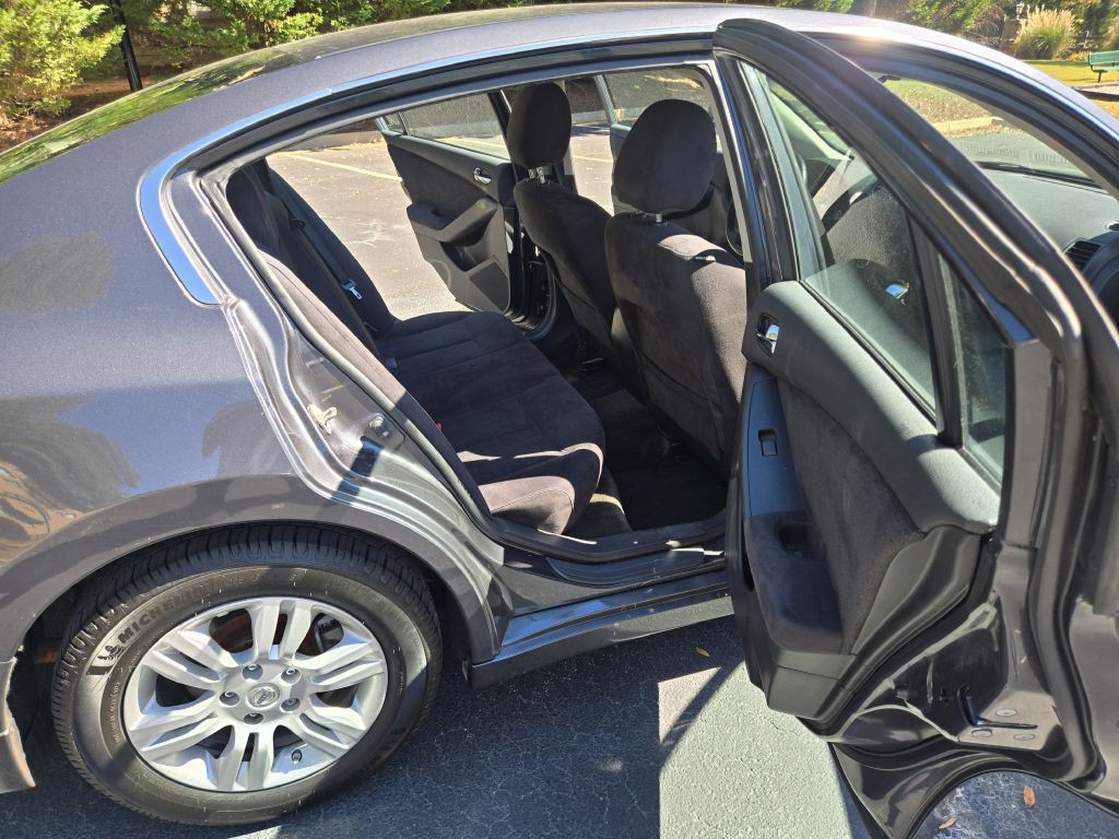 2012 Nissan Altima Image 10