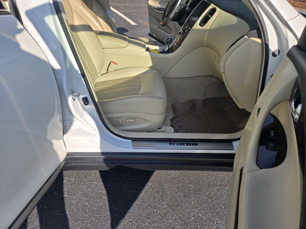 2016 INFINITI QX50 Image 11