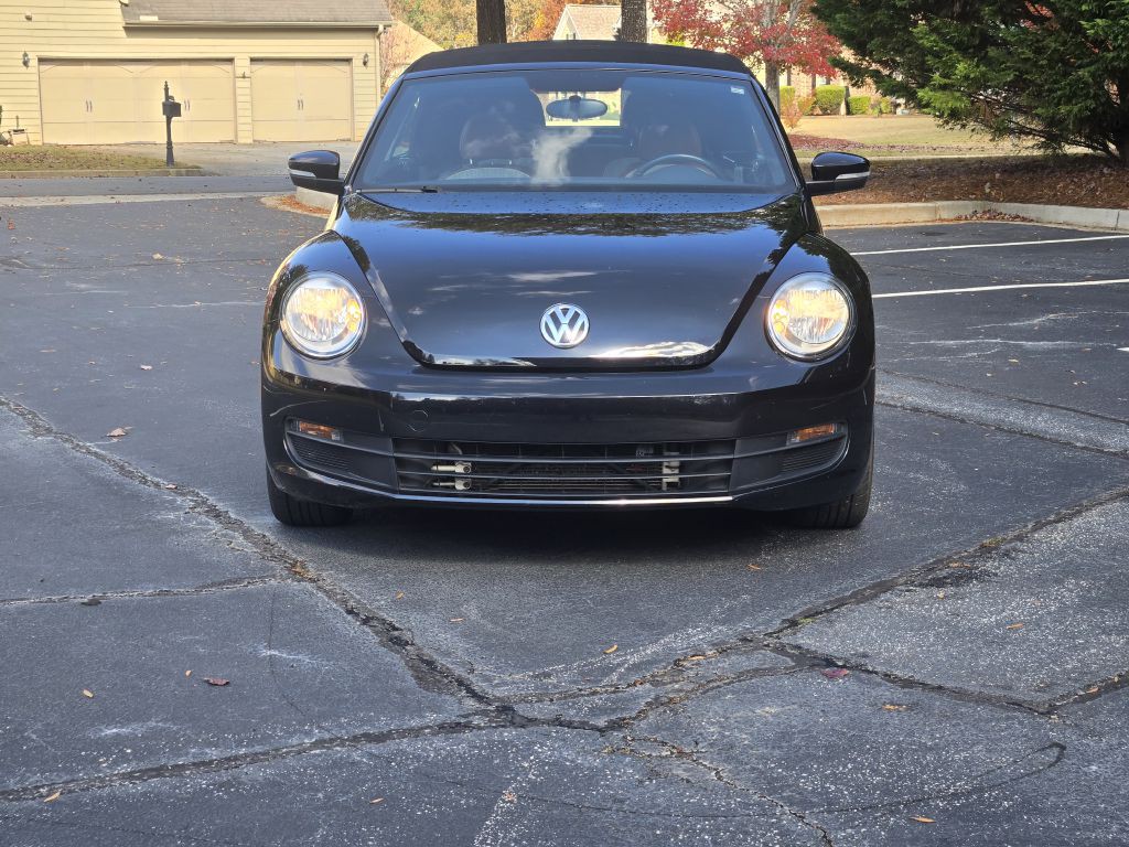 2015 Volkswagen Beetle Image 2
