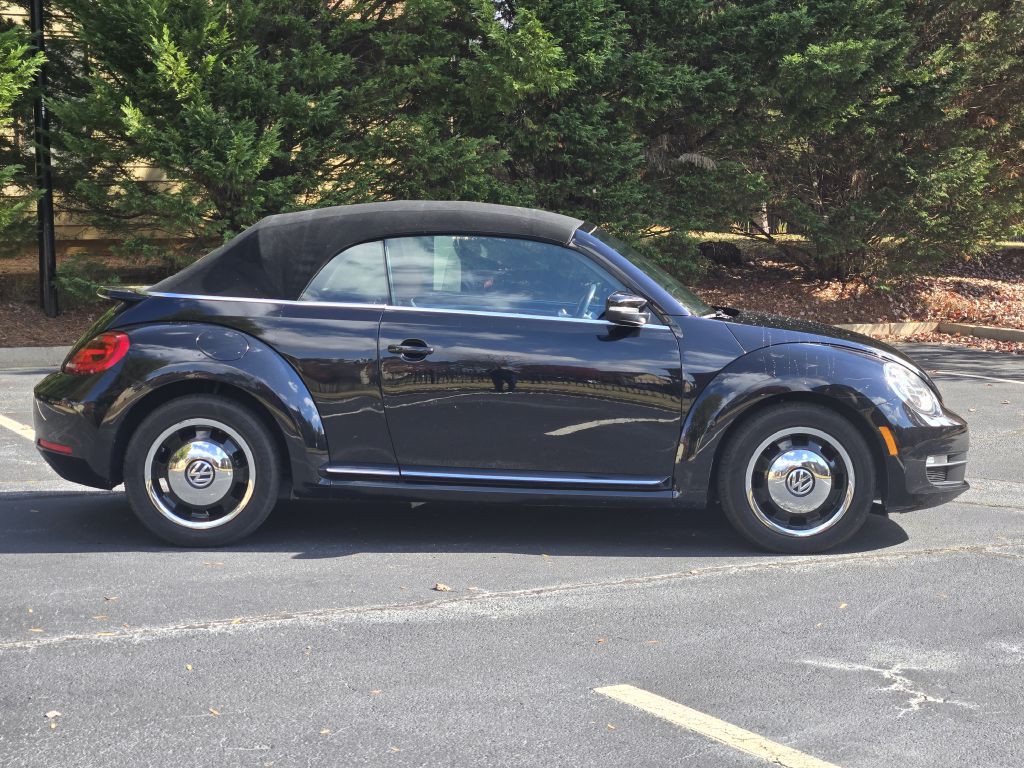 2015 Volkswagen Beetle Image 4
