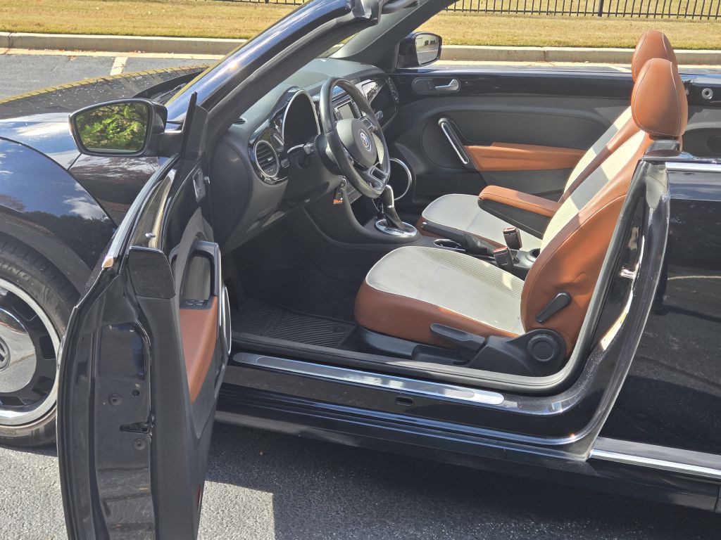 2015 Volkswagen Beetle Image 16