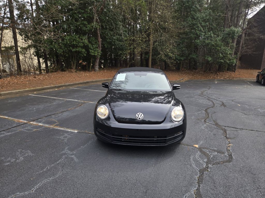 2015 Volkswagen Beetle Image 2