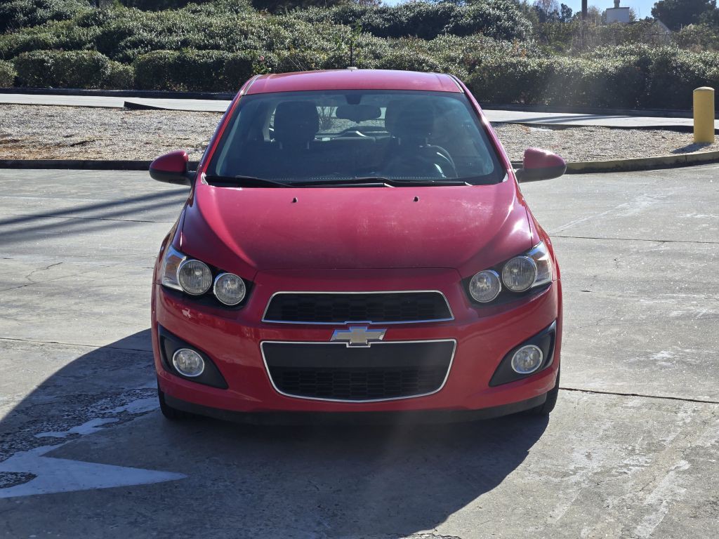 2015 Chevrolet Sonic Image 2
