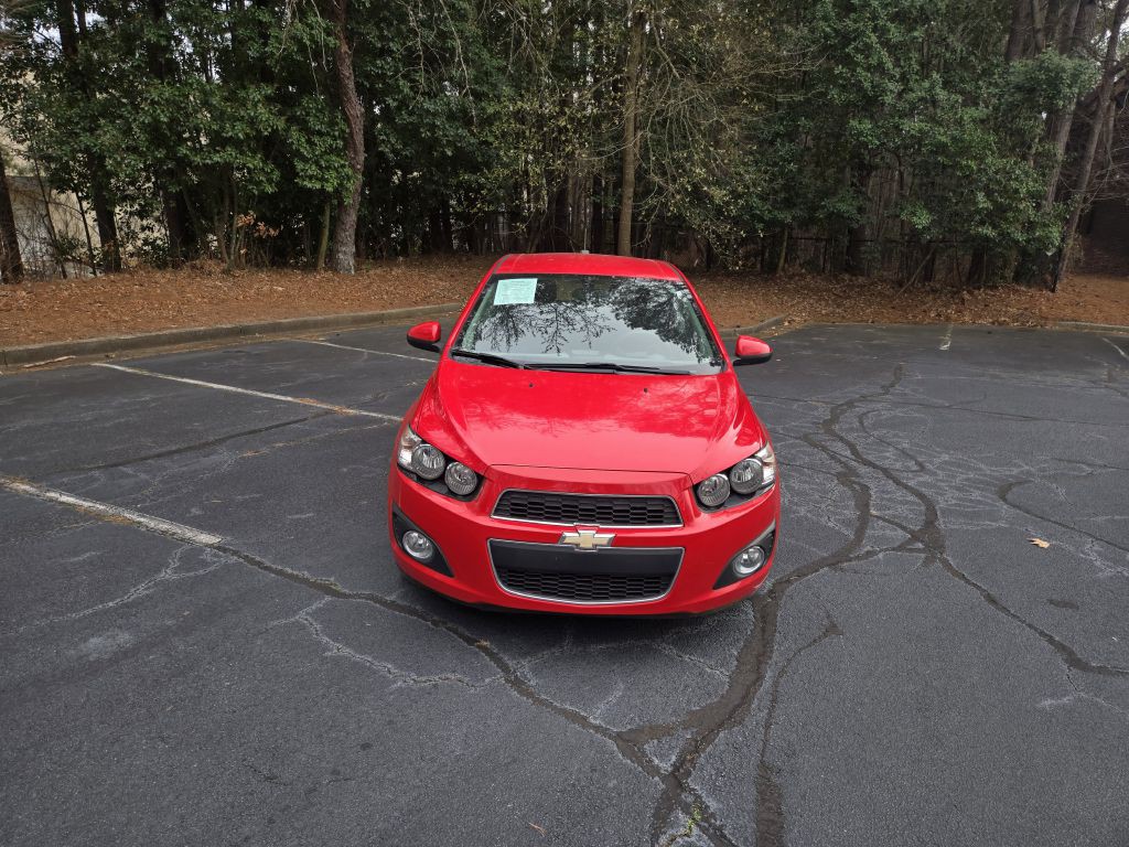 2015 Chevrolet Sonic Image 2