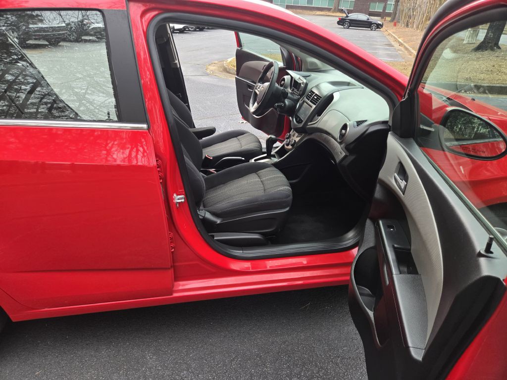 2015 Chevrolet Sonic Image 9