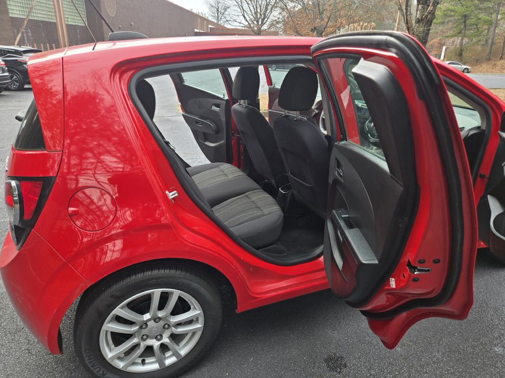 2015 Chevrolet Sonic Image 10