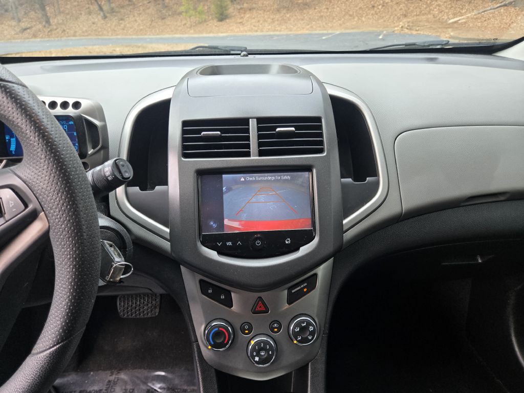 2015 Chevrolet Sonic Image 11