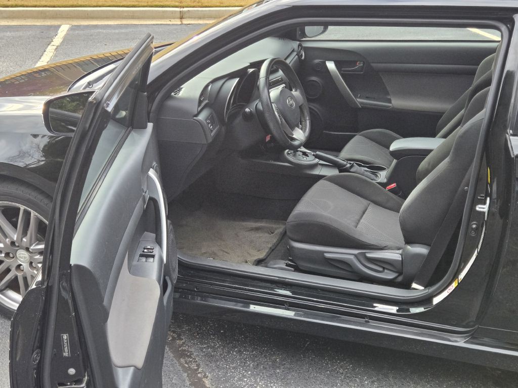 2011 Scion tC Image 7
