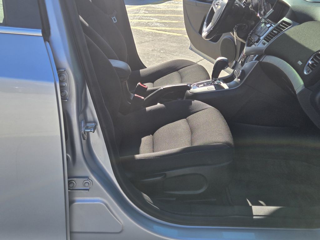 2013 Chevrolet Cruze Image 10