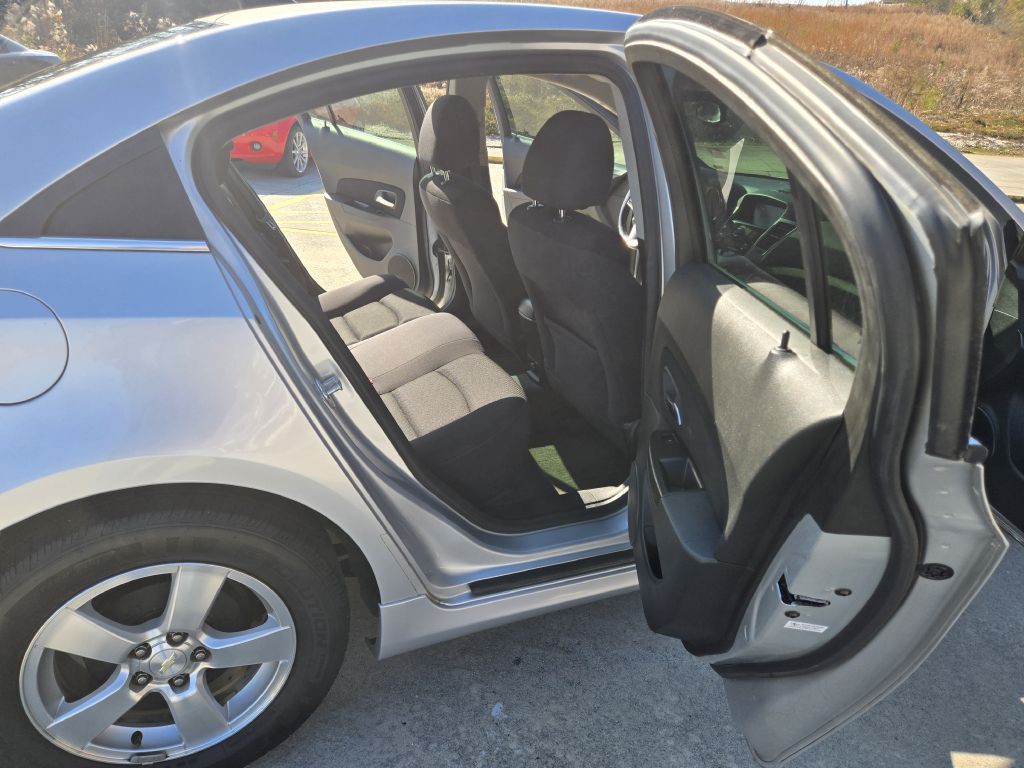 2013 Chevrolet Cruze Image 11