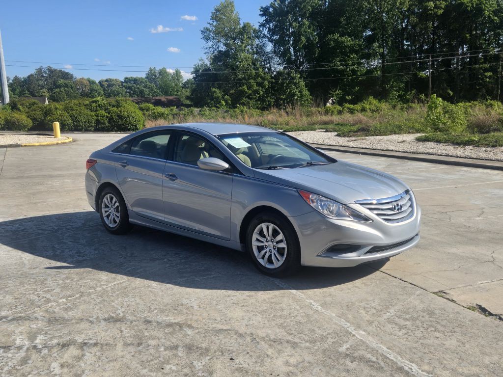2011 Hyundai Sonata Image 3