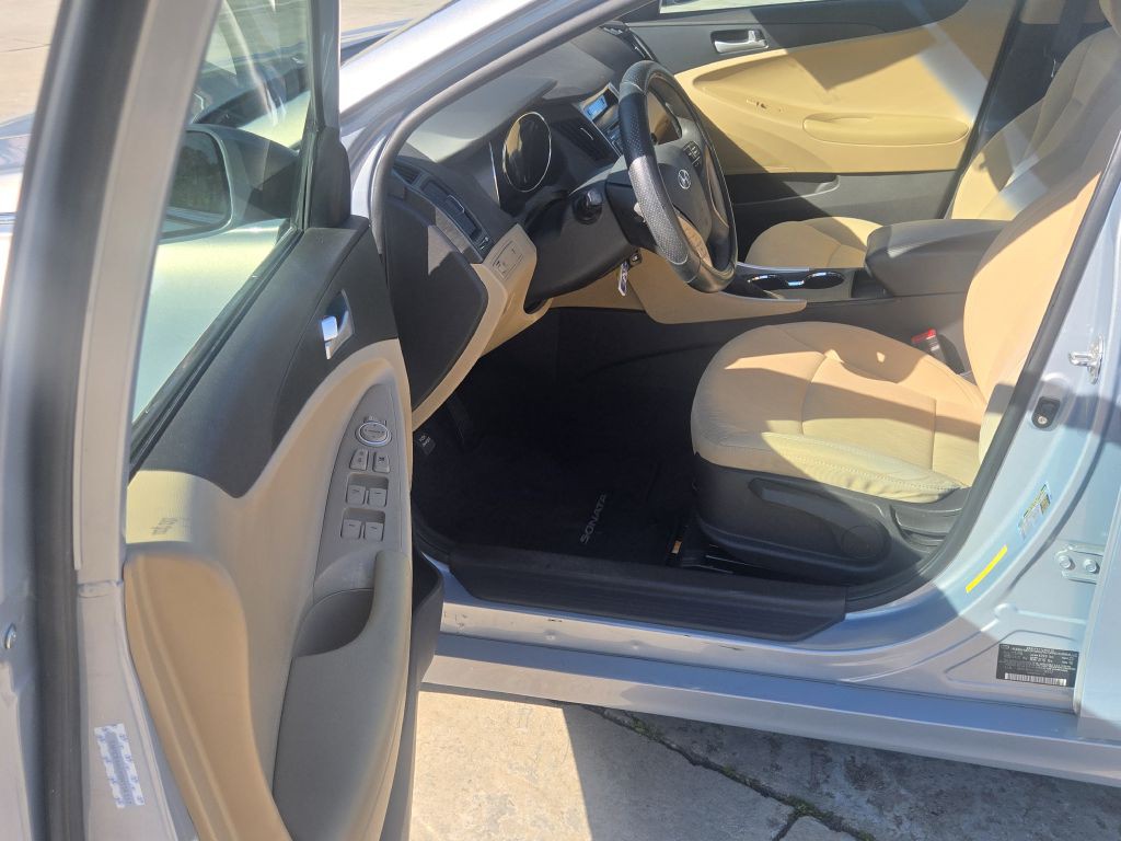 2011 Hyundai Sonata Image 7