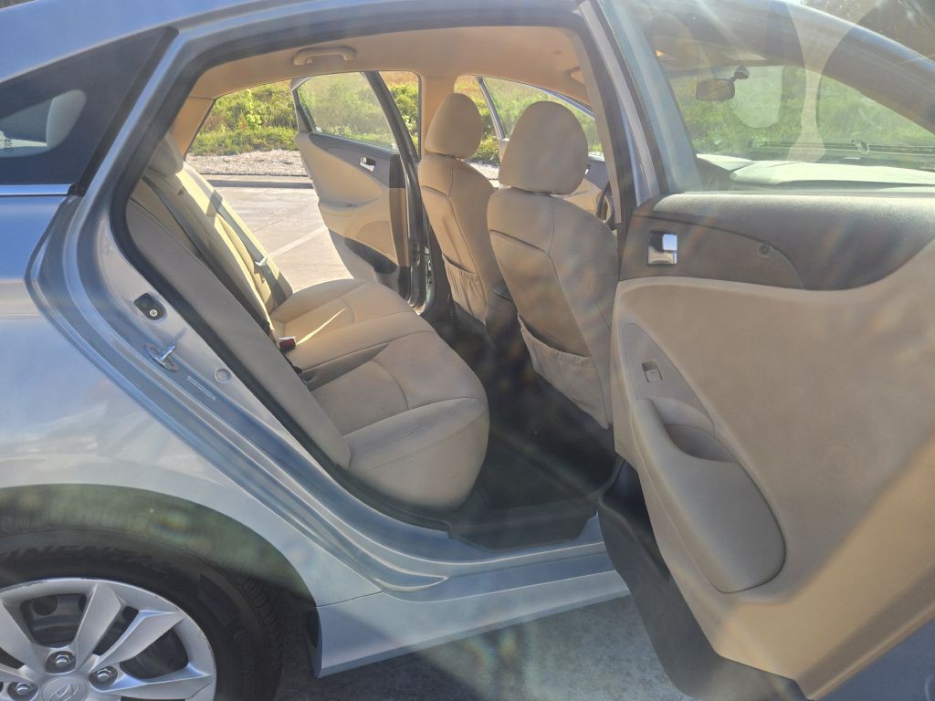 2011 Hyundai Sonata Image 10
