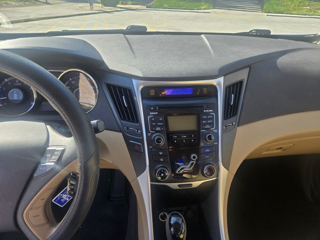 2011 Hyundai Sonata Image 11