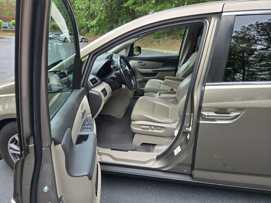 2012 Honda Odyssey Image 9