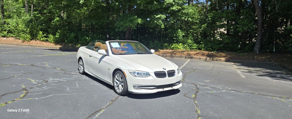 2013 BMW 3 Series Image 2