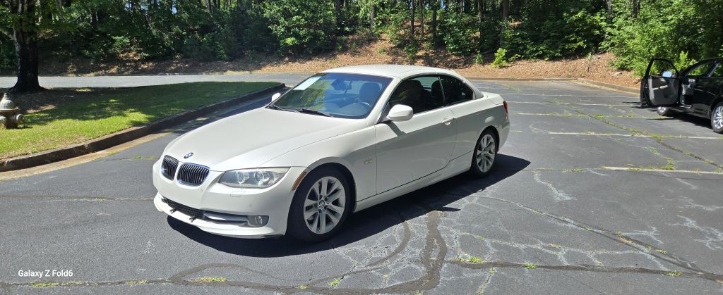 2013 BMW 3 Series Image 9