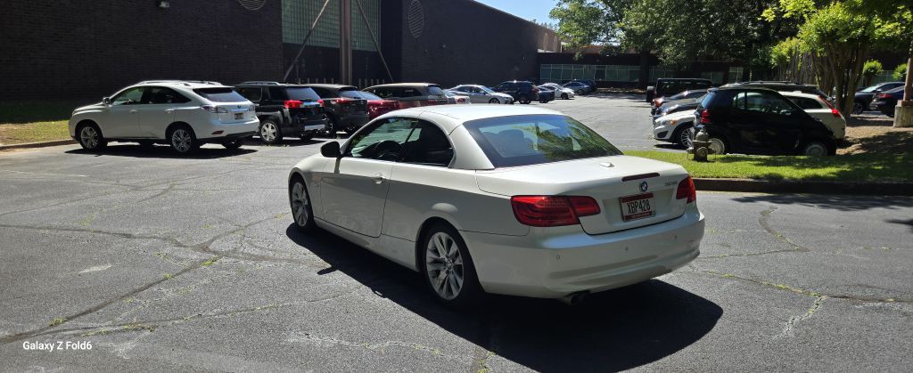2013 BMW 3 Series Image 12