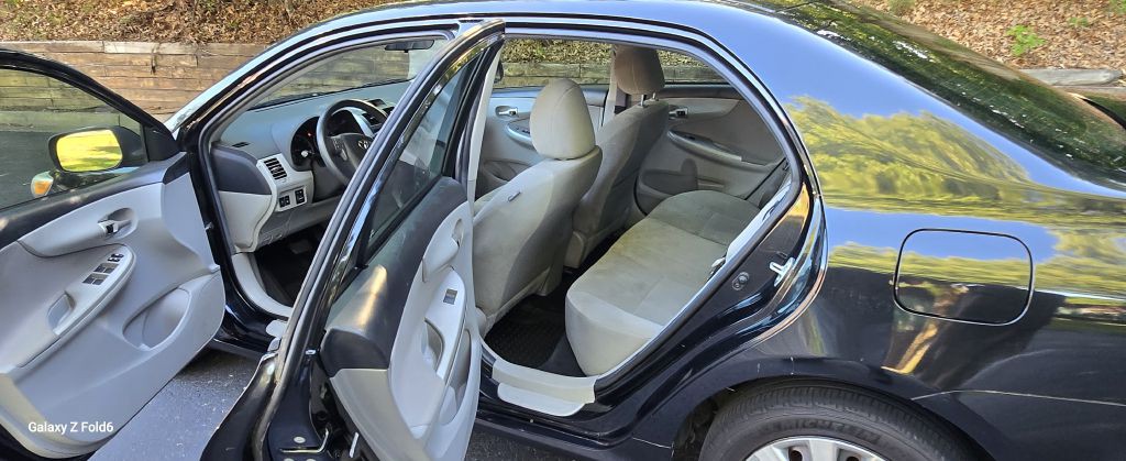 2013 Toyota Corolla Image 8