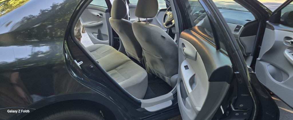 2013 Toyota Corolla Image 10