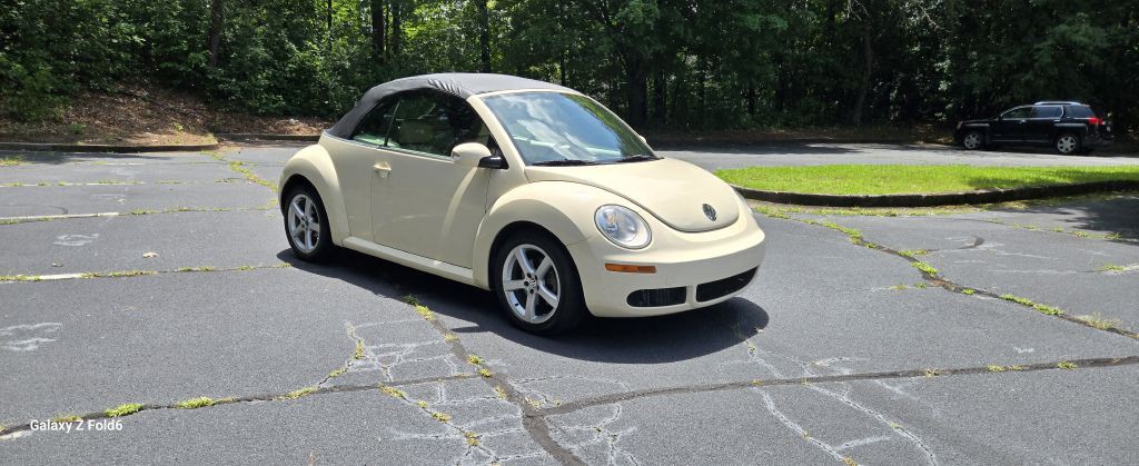 2010 Volkswagen Beetle Image 3