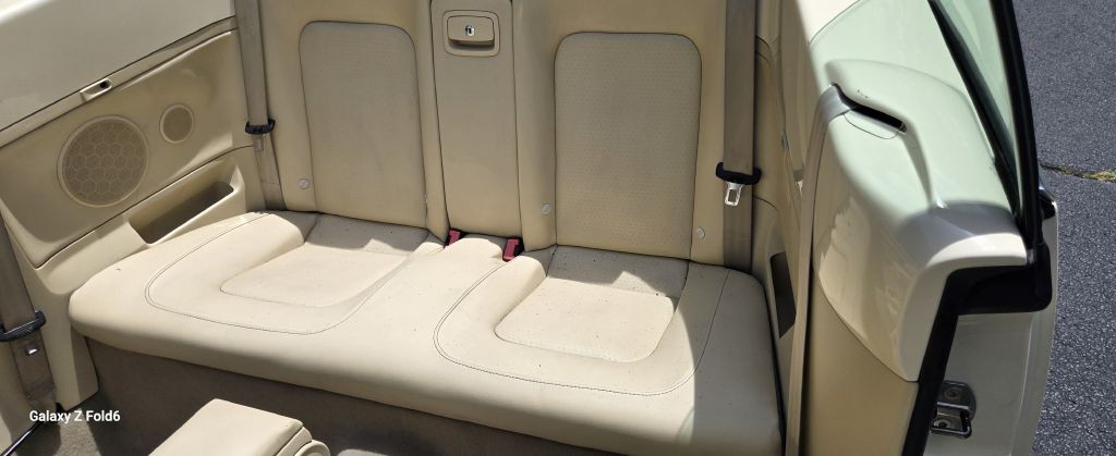 2010 Volkswagen Beetle Image 15