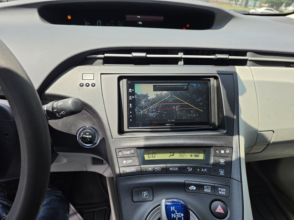2010 Toyota Prius Image 11