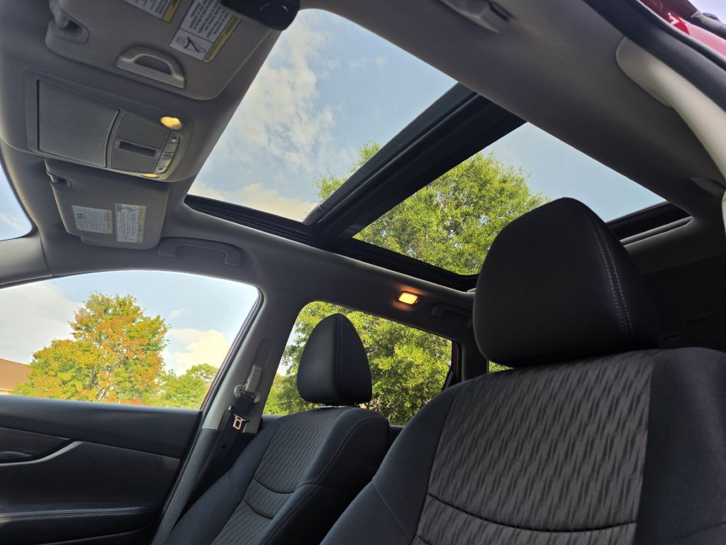 2017 Nissan Rogue Image 11