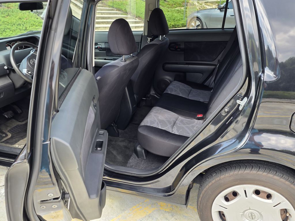 2011 Scion xB Image 10