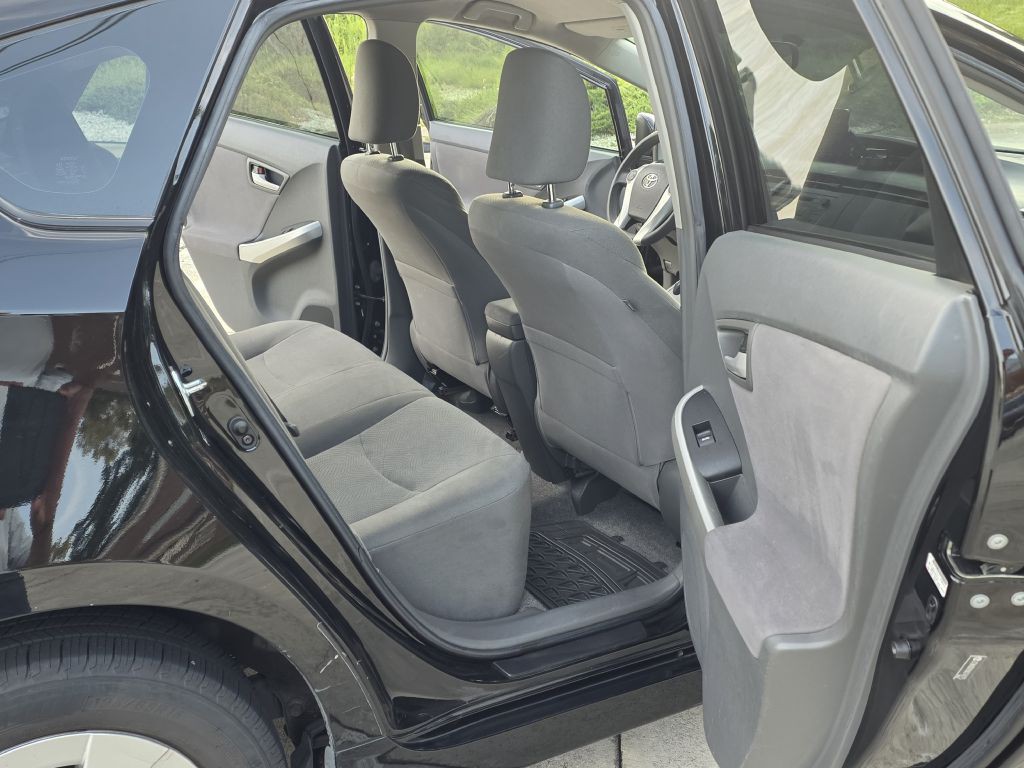 2010 Toyota Prius Image 10