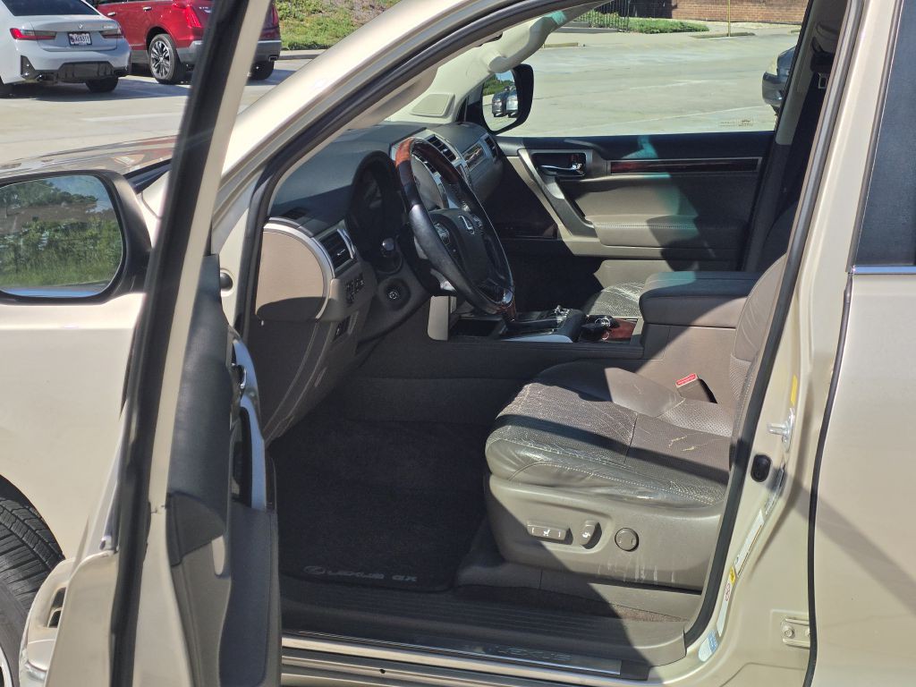 2011 Lexus GX Image 7