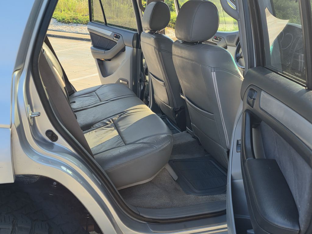 2005 Toyota 4Runner Image 10