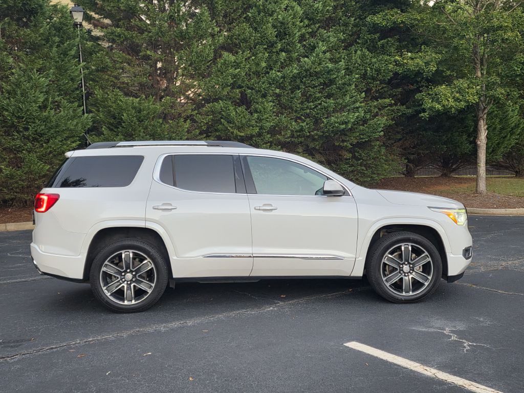 2017 GMC Acadia Image 4