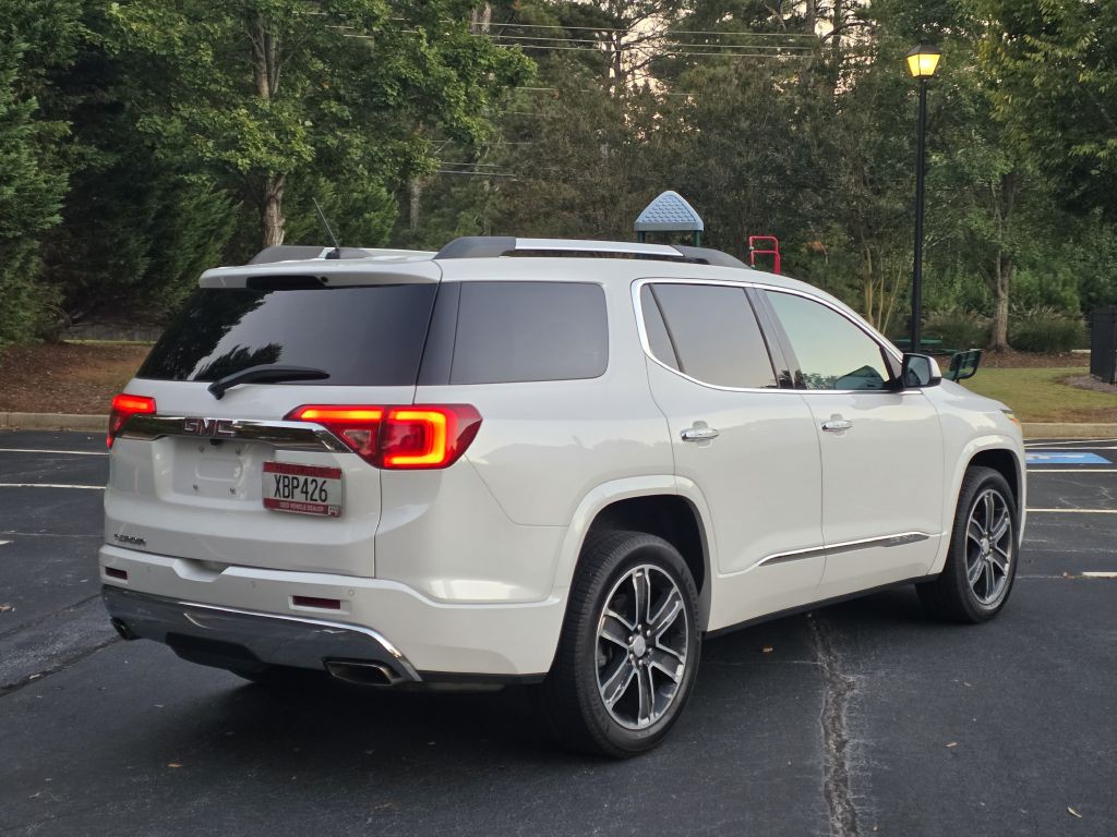2017 GMC Acadia Image 5