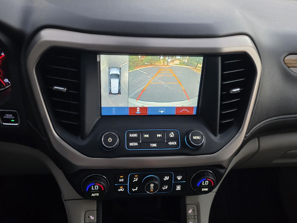 2017 GMC Acadia Image 17