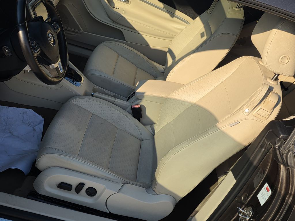 2013 Volkswagen Eos Image 8