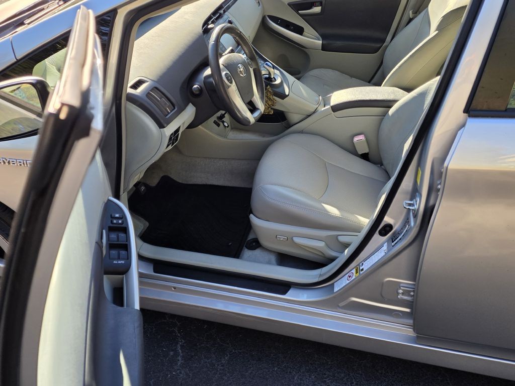 2010 Toyota Prius Image 9