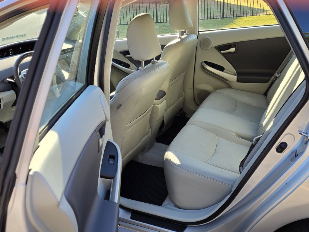 2010 Toyota Prius Image 10