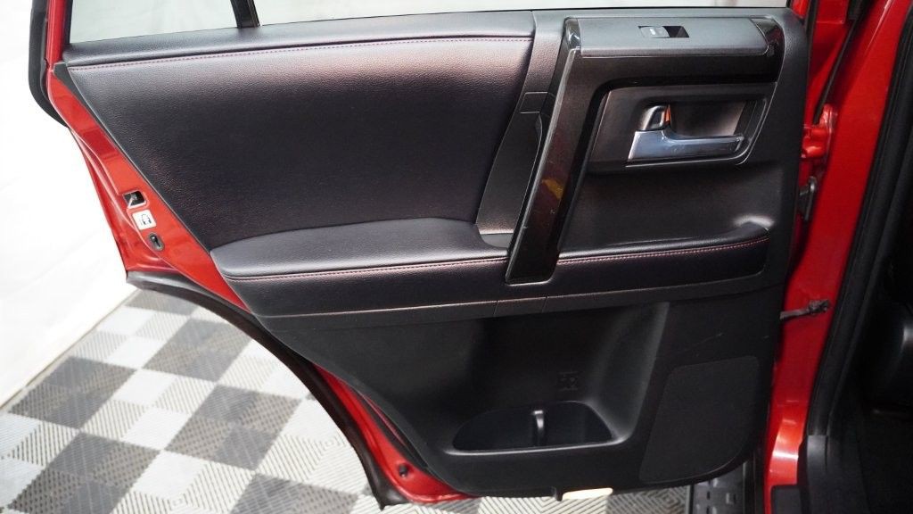 2017 Toyota 4Runner Image 19
