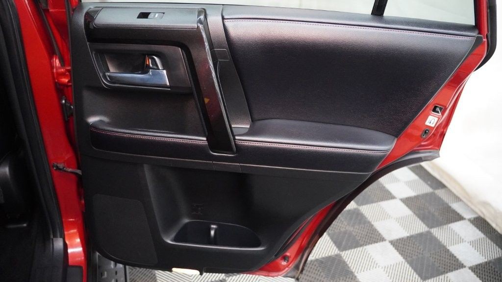 2017 Toyota 4Runner Image 25