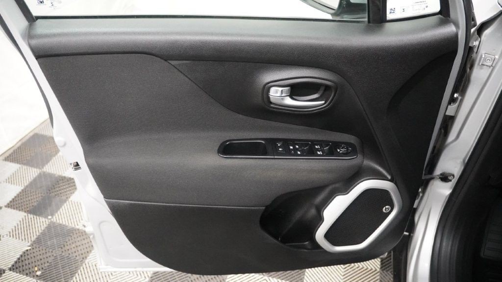 2018 Jeep Renegade Image 12