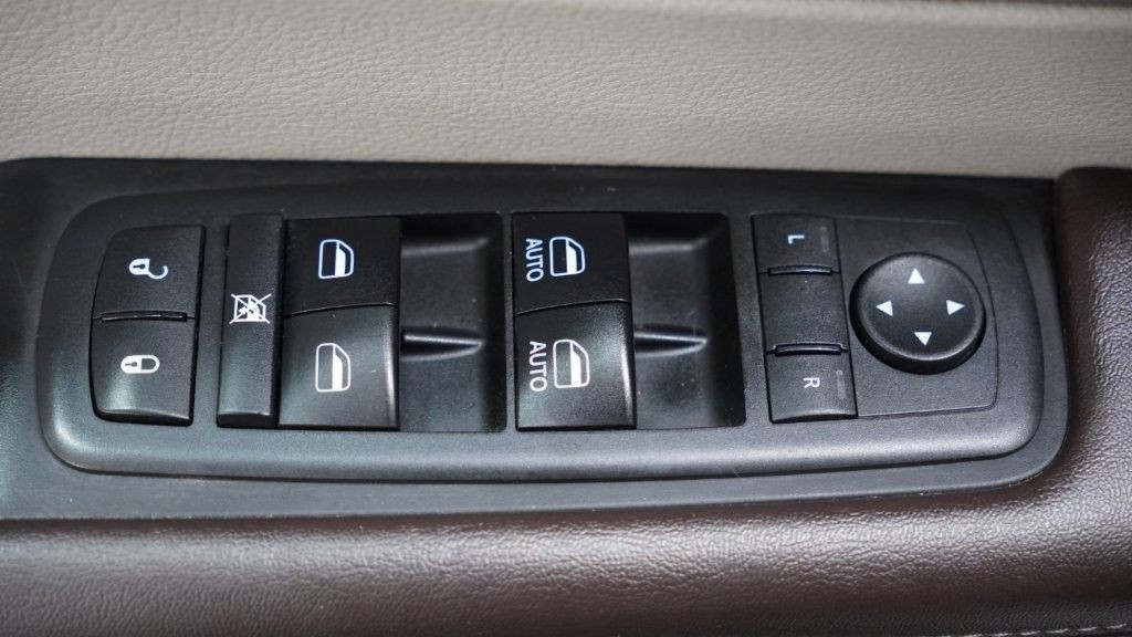 2017 Chrysler Pacifica Image 15