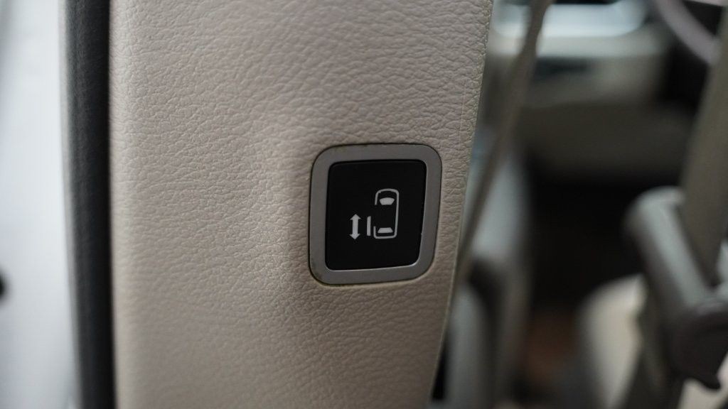 2017 Chrysler Pacifica Image 16