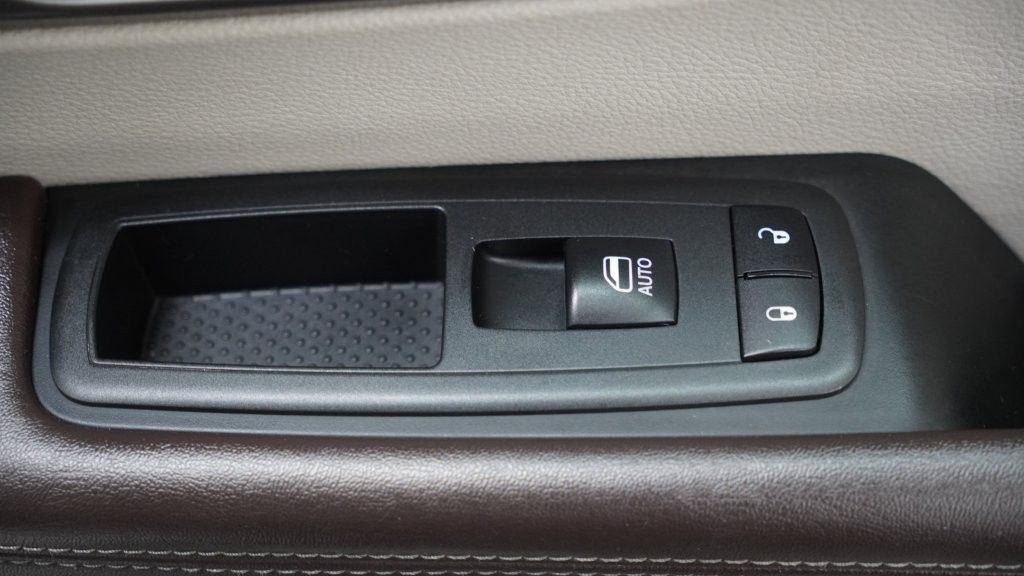 2017 Chrysler Pacifica Image 19