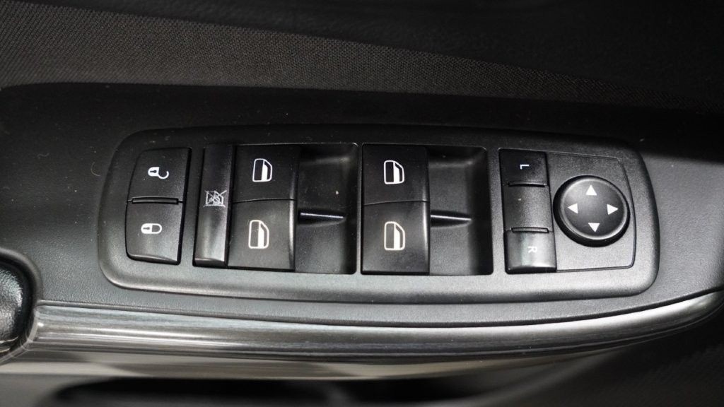 2015 Jeep Cherokee Image 12