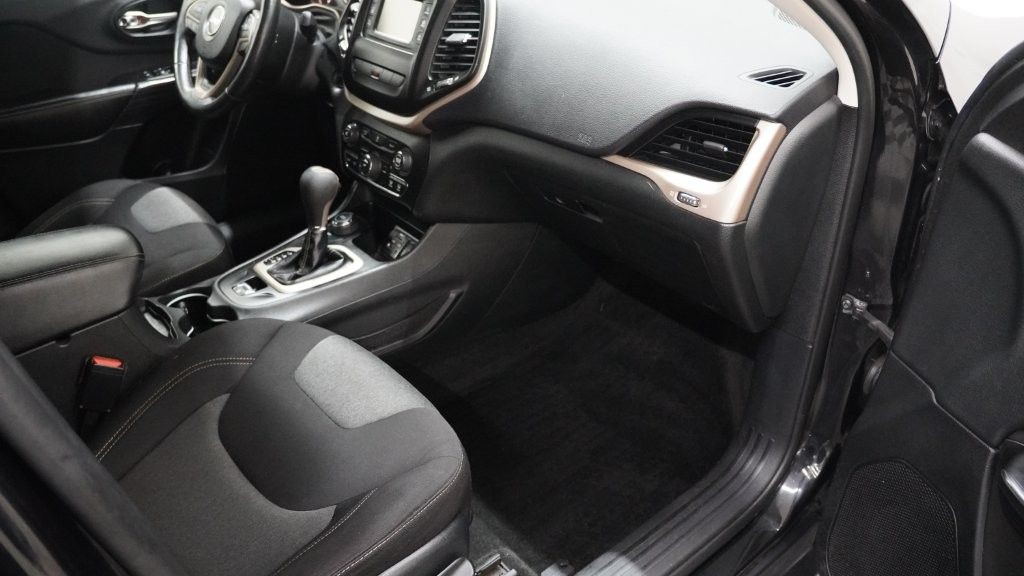 2015 Jeep Cherokee Image 14